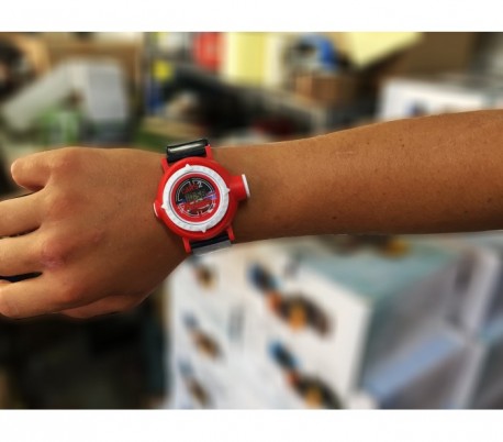 Reloj digital con imágenes de personajes de Disney