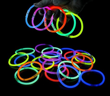 Set de 15 pulseras de colores fluorescentes que brillan en la oscuridad GLOW IN THE DARK